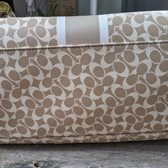 Two Coach Bags - Picture 6 of 10